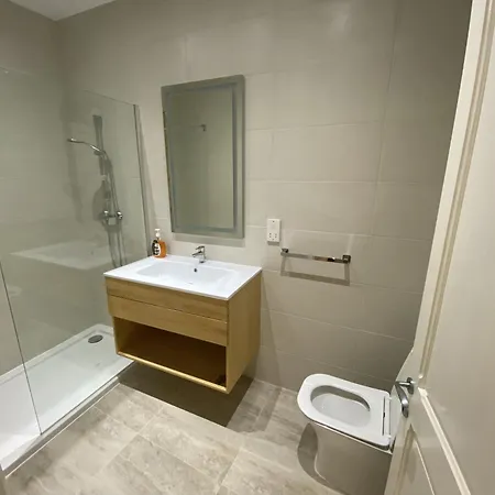 Seaside Independent Townhouse With Lift & Free Parking *