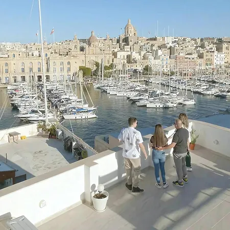 بيت للعطل Seaside Independent Townhouse With Lift & Free Parking