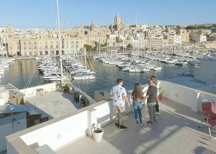 Ferienhaus Seaside Independent Townhouse With Lift & Free Parking