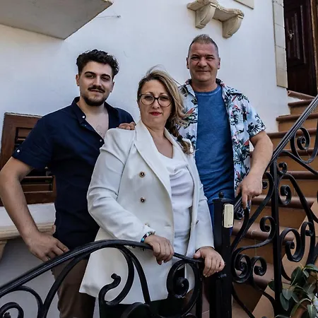 Seaside Independent Townhouse With Lift & Free Parking Prázdninový dům *