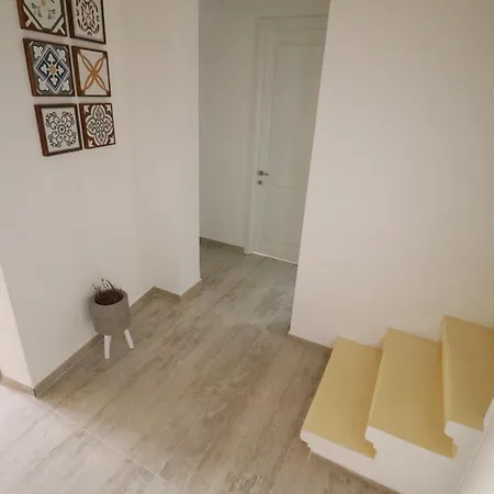 Seaside Independent Townhouse With Lift & Free Parking Prázdninový dům *