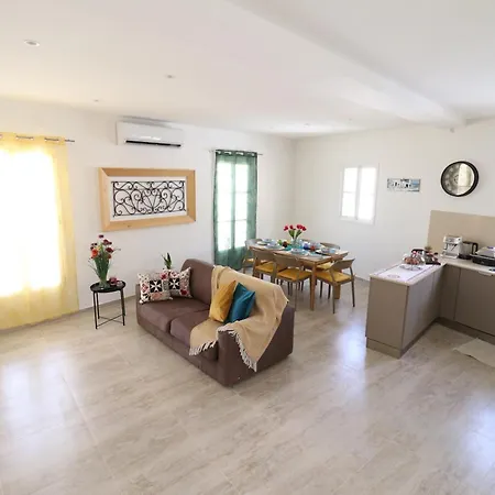 Holiday home Seaside Independent Townhouse With Lift & Free Parking Senglea