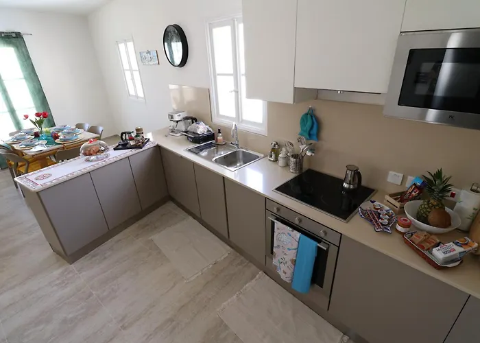 別荘 Seaside Independent Townhouse With Lift & Free Parking セングレア